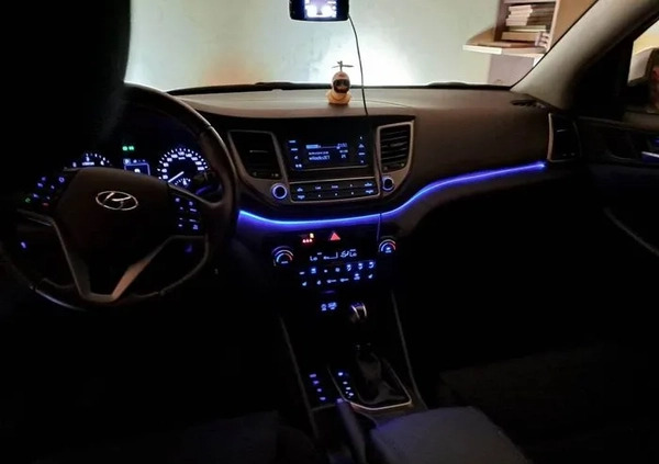 Hyundai Tucson cena 58500 przebieg: 198400, rok produkcji 2016 z Piaski małe 277